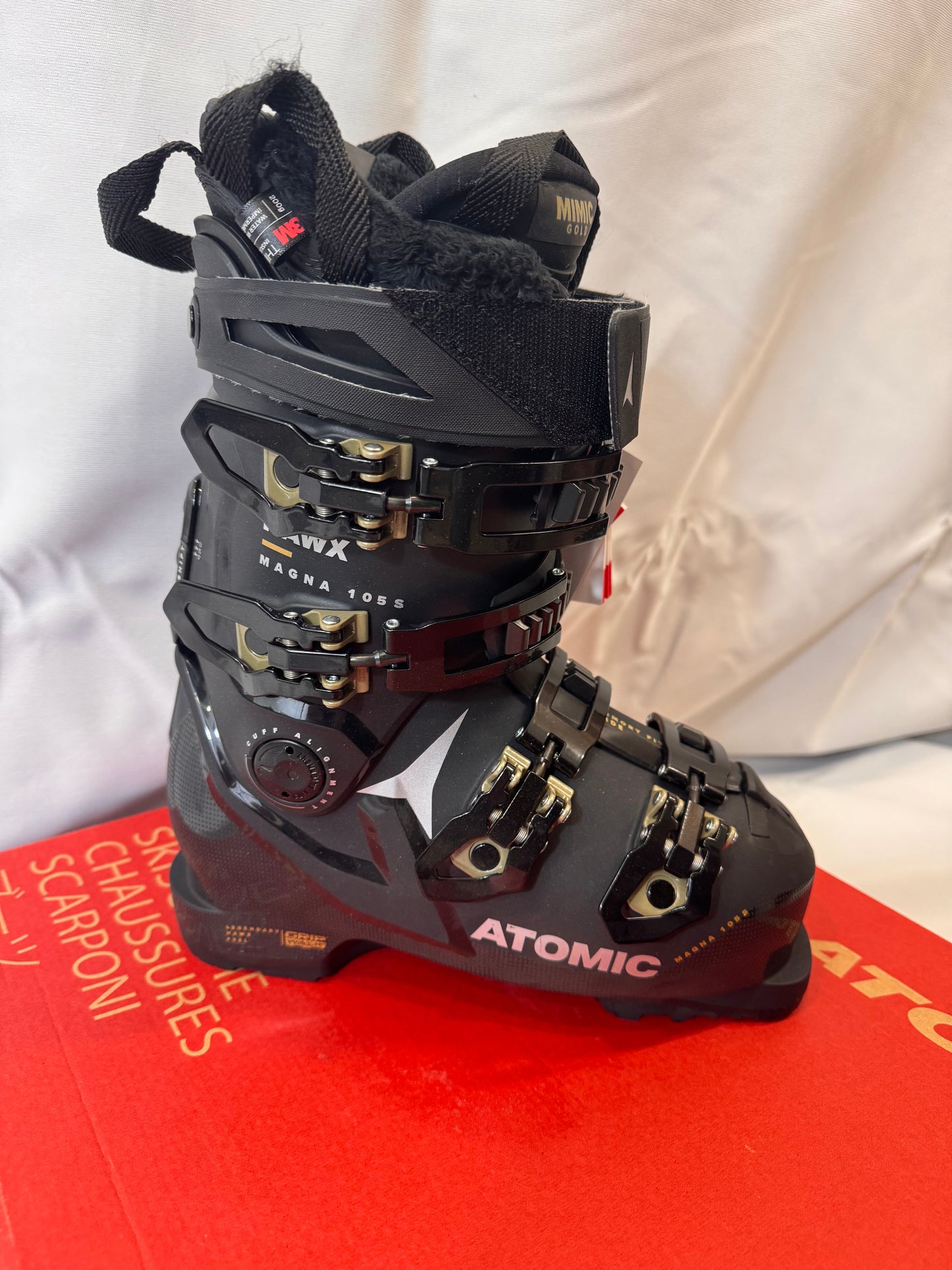 Atomic HAWX MAGNA 105 S GW Ski Boots 2023