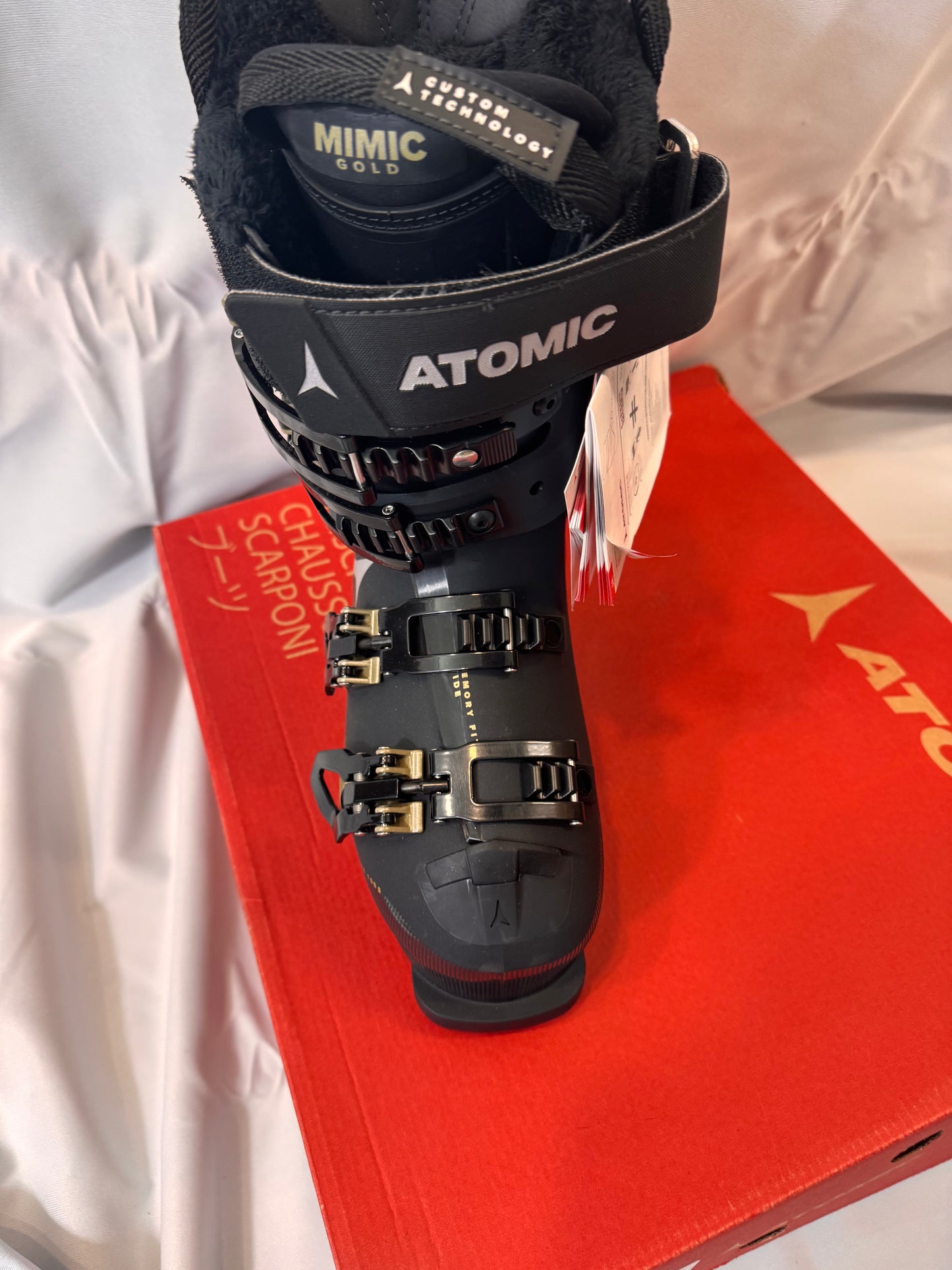 Atomic HAWX MAGNA 105 S GW Ski Boots 2023